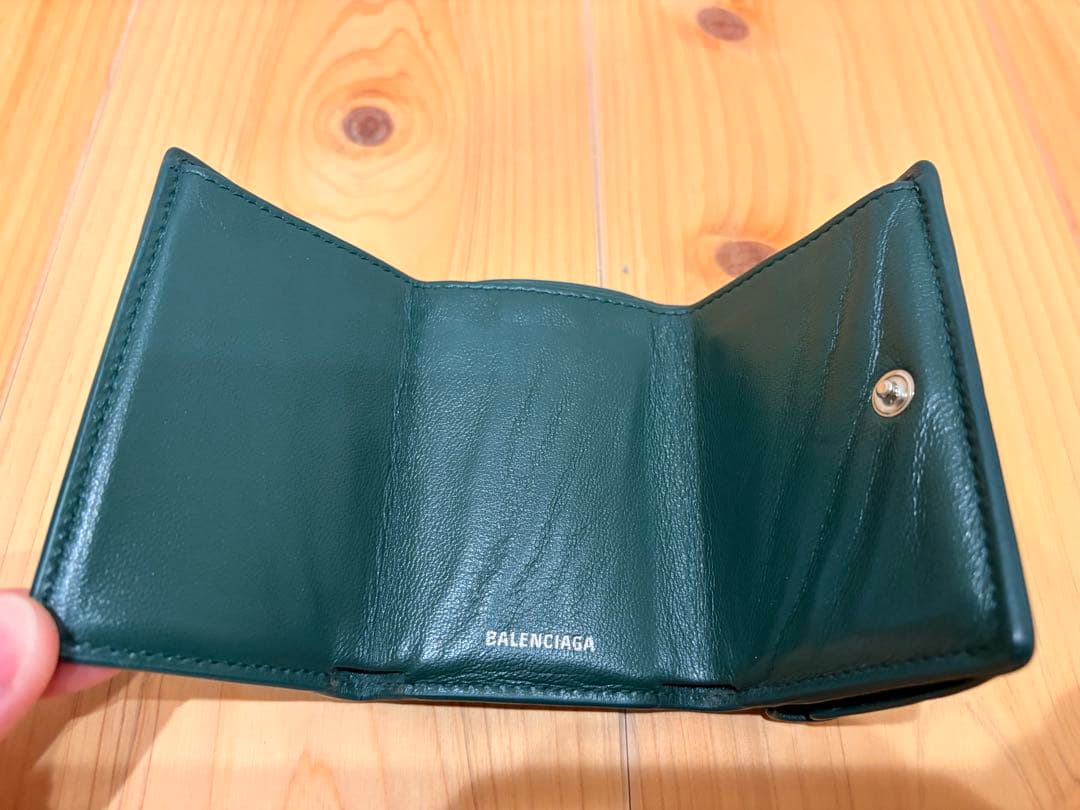 バレンシアガ　三つ折り財布　ミニ財布　クロコ型