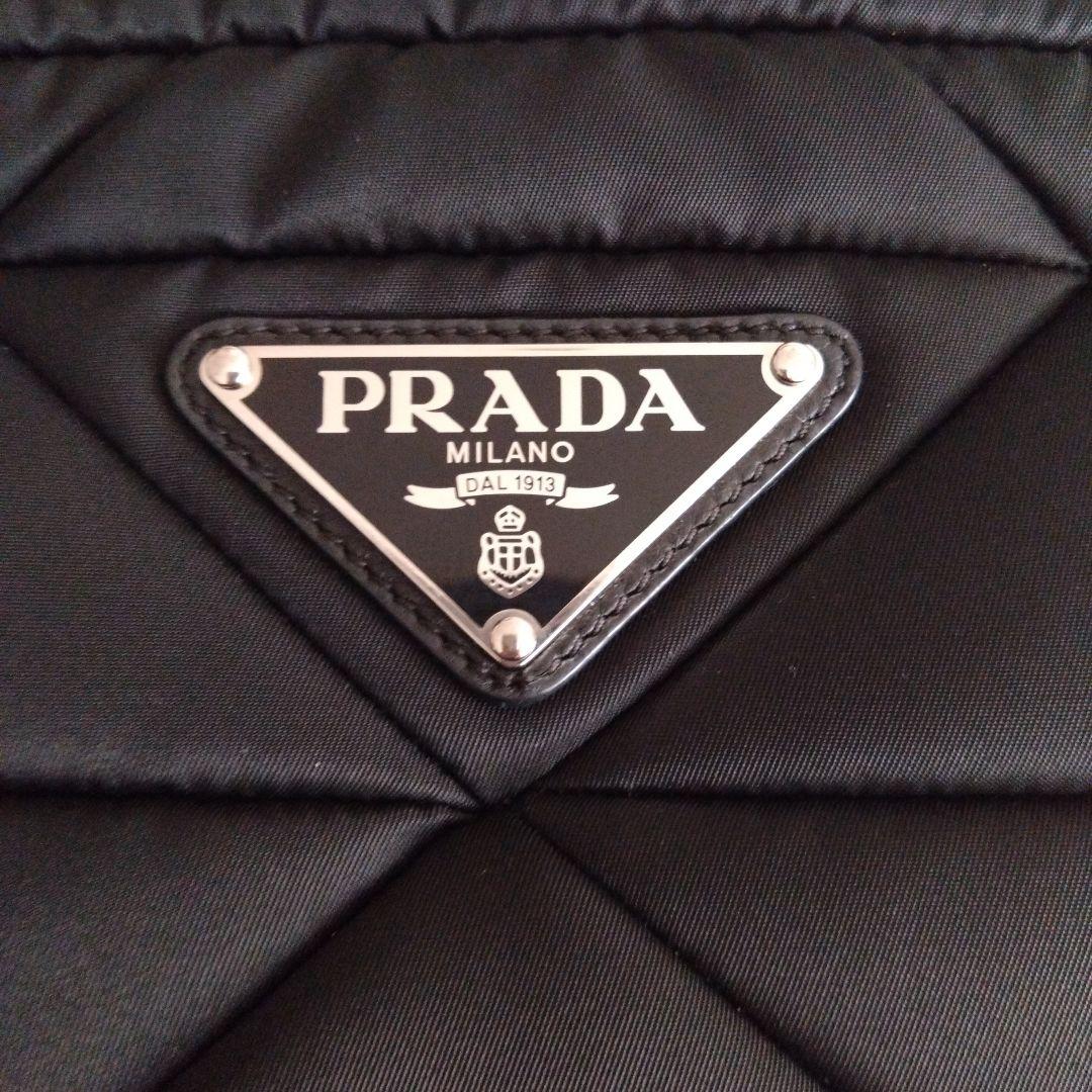 PRADA パテッドナイロンショルダーバッグ　ブラック　1BH164