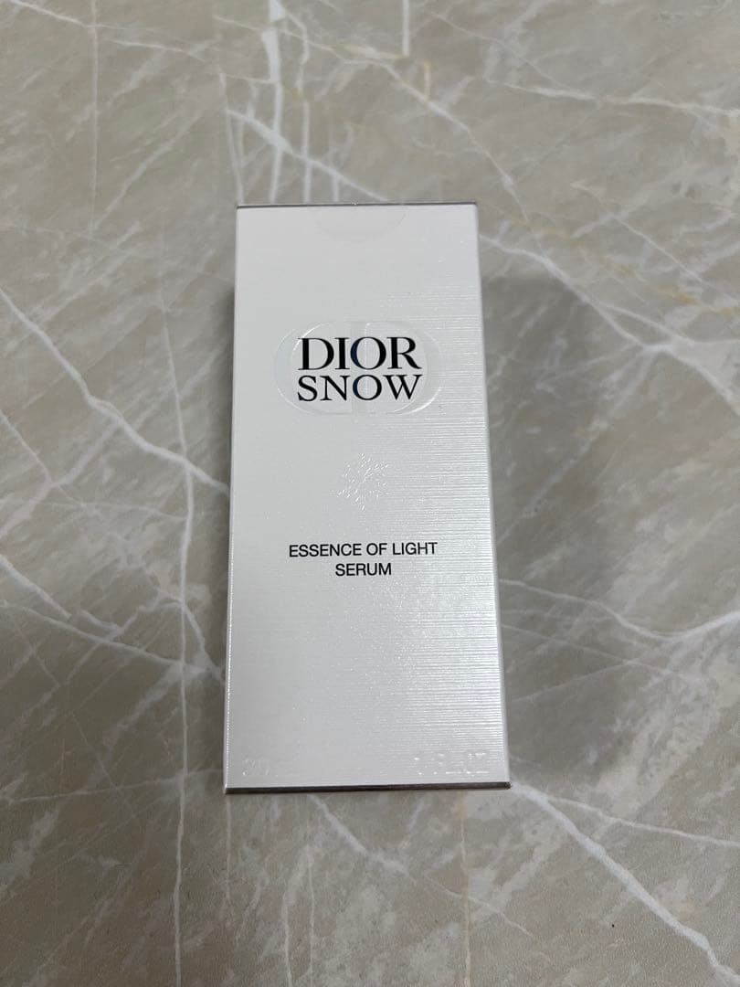 ディオール スノー エッセンス オブ ライト セラム