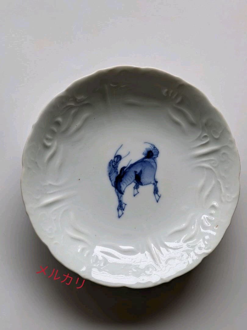 ♦古伊万里 中国古玩 染付 陽刻麒麟紋 ５寸皿 アンティーク 骨董品コレクション
