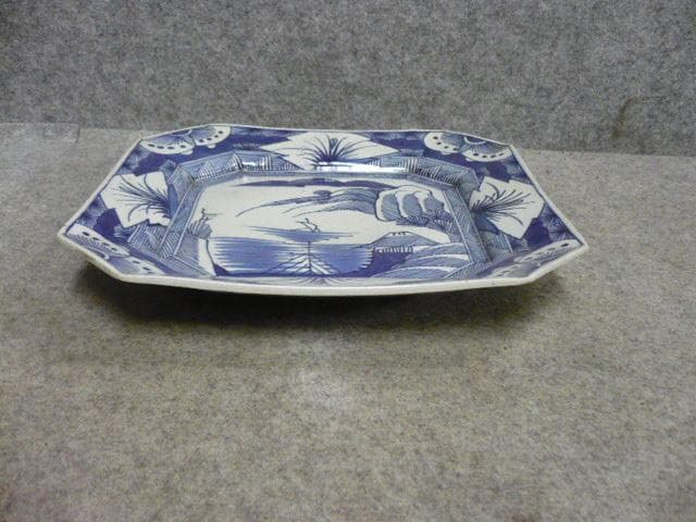 伊万里 線描き 海辺風景 染付 角皿 [B31385]