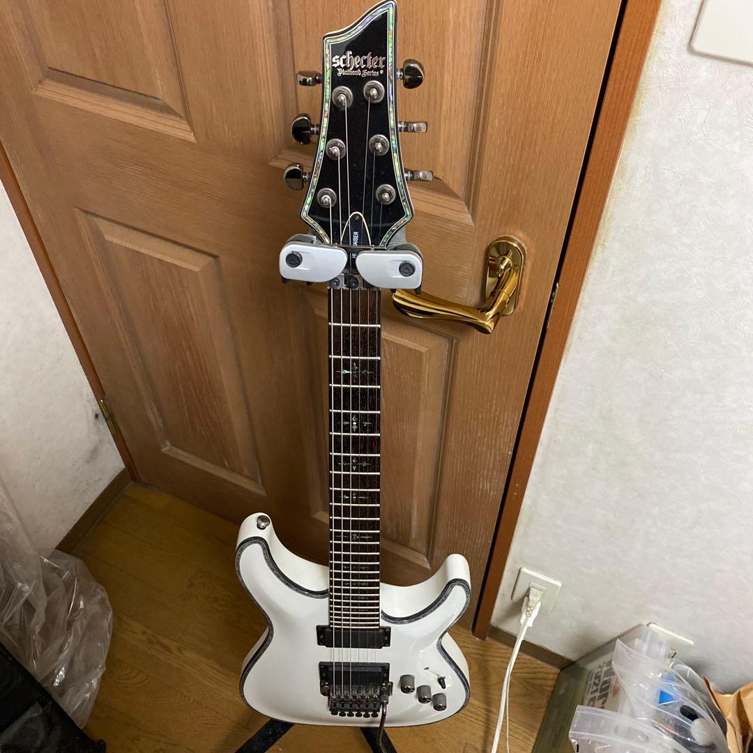 Schecter ホワイトエレキギター