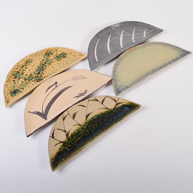 和食器　瀬戸焼　赤津焼　愛陶造　絵変わり　半月皿揃　五客　共箱　V　R7708