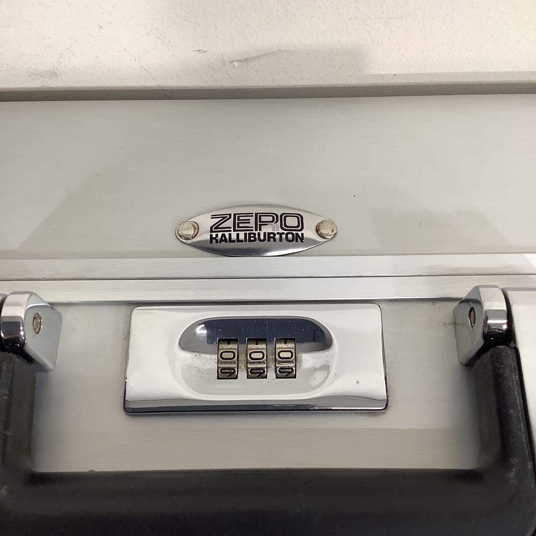 1124Z ゼロハリバートン アタッシュケース シール跡あり