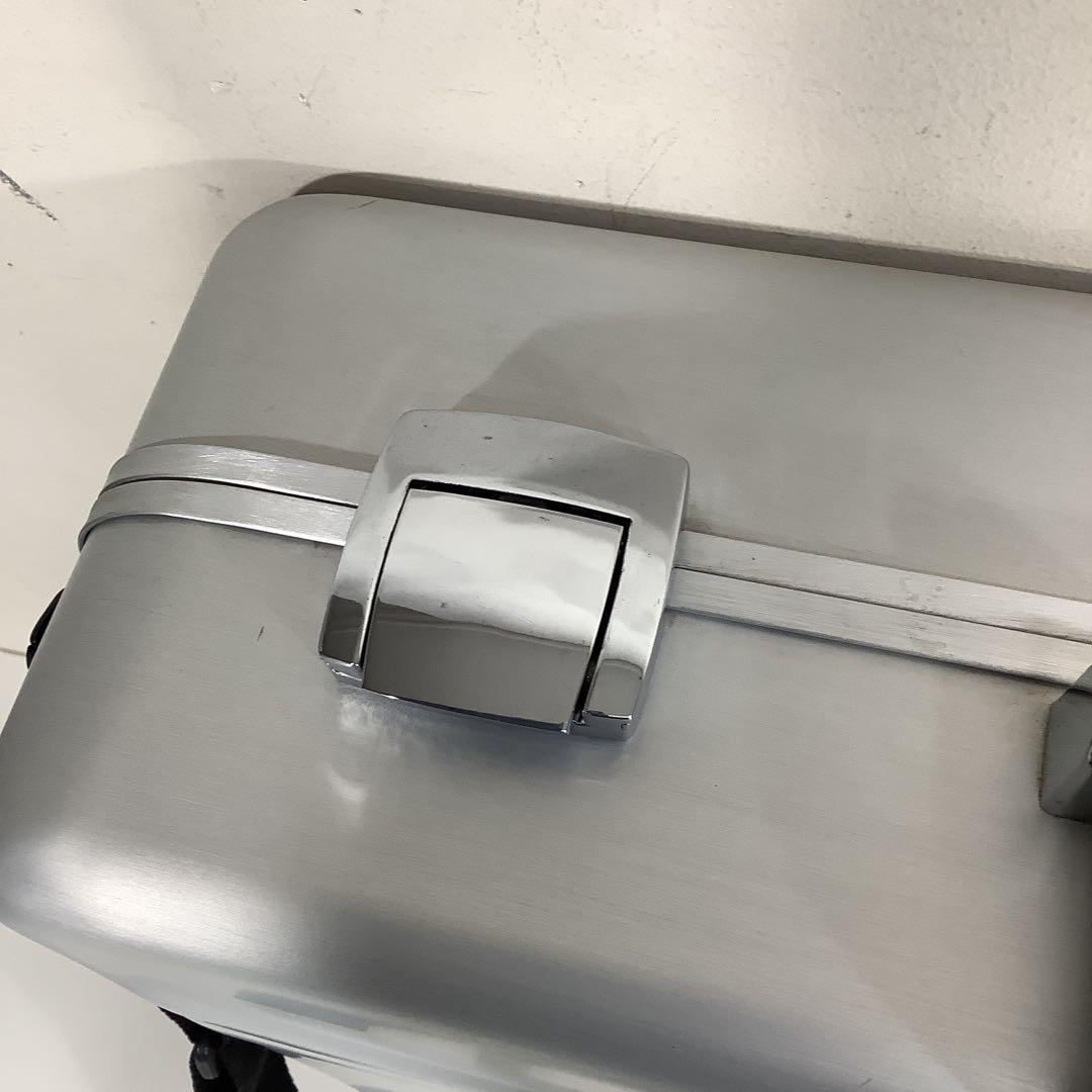 1124Z ゼロハリバートン アタッシュケース シール跡あり