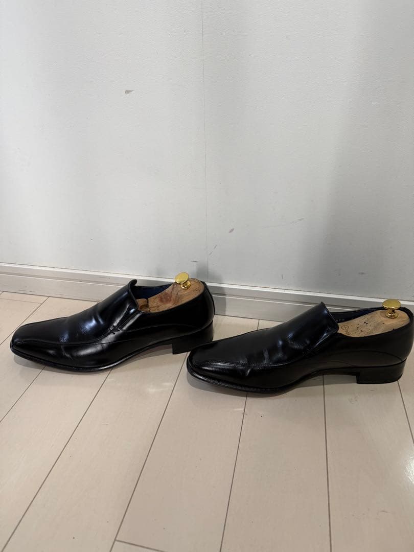 REGAL ブラックレザー スリッポンシューズ