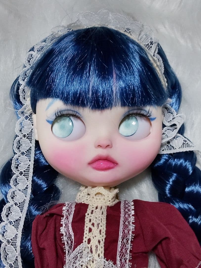 カスタムアイシードール 青髪の女の子 くびかしげ アウトフィット付き