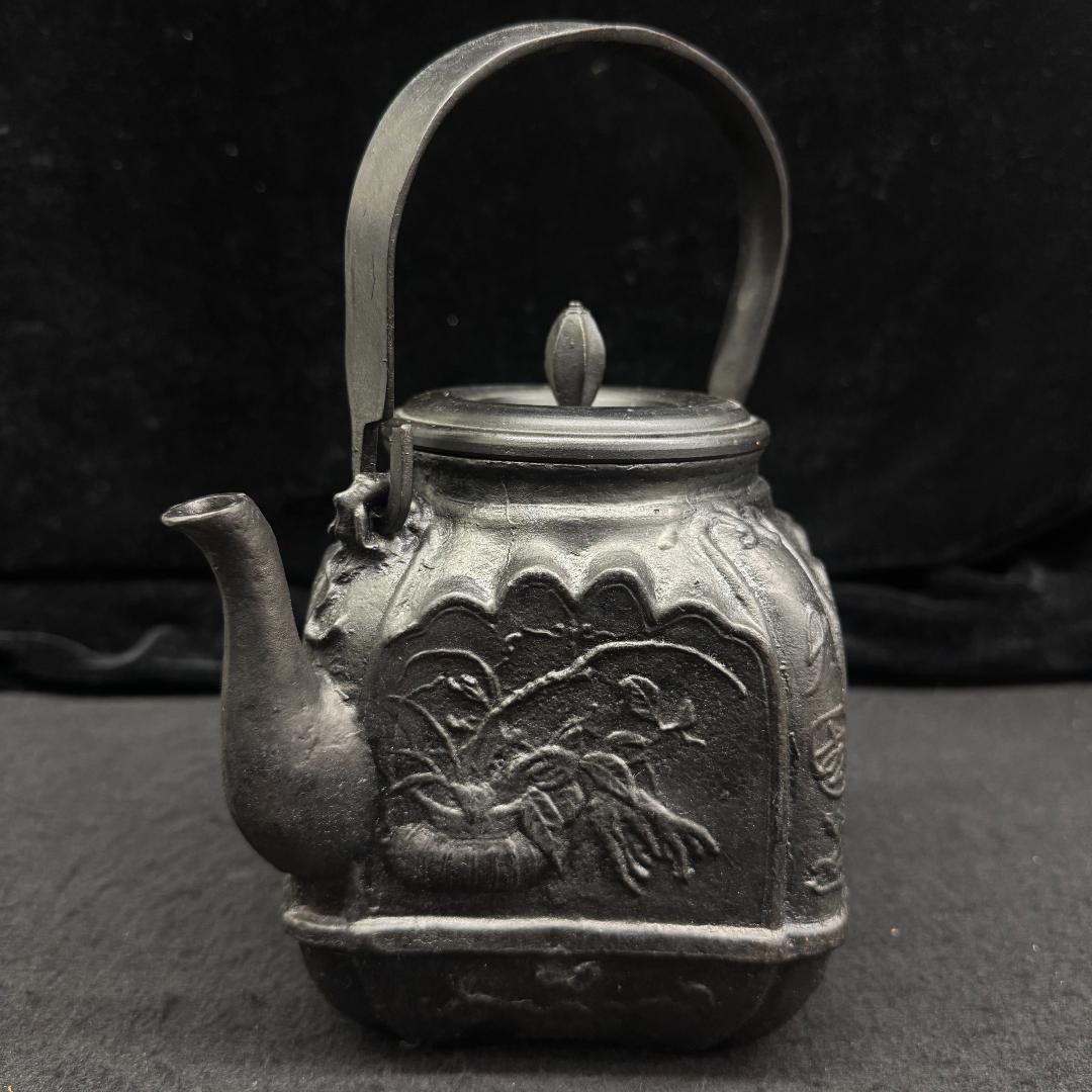 大國造 浮彫り 八角形 鉄瓶