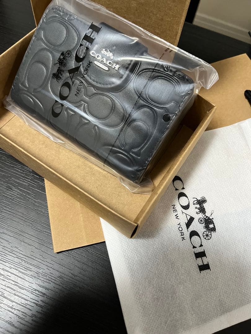 COACH コーチ ブラック　二つ折り財布 折財布 シグネチャー柄　即日発送