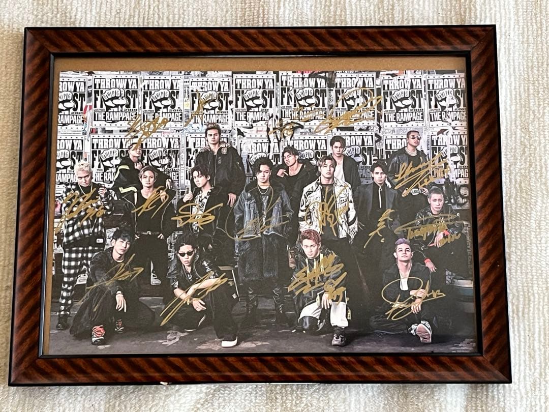 【特別価格！】THE RAMPAGE 直筆サイン入り THROW YA FIST