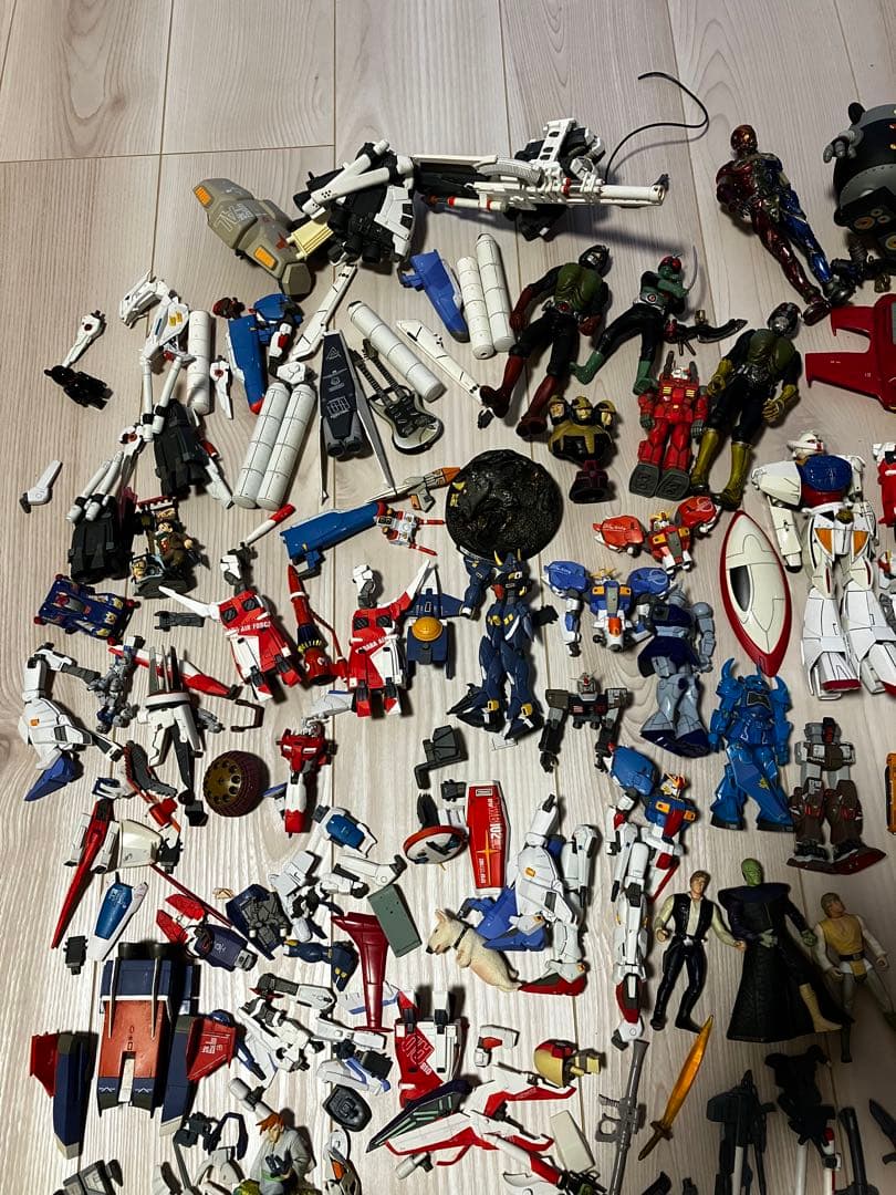 【ジャンク品】フィギュア、食玩等、約4〜5kg