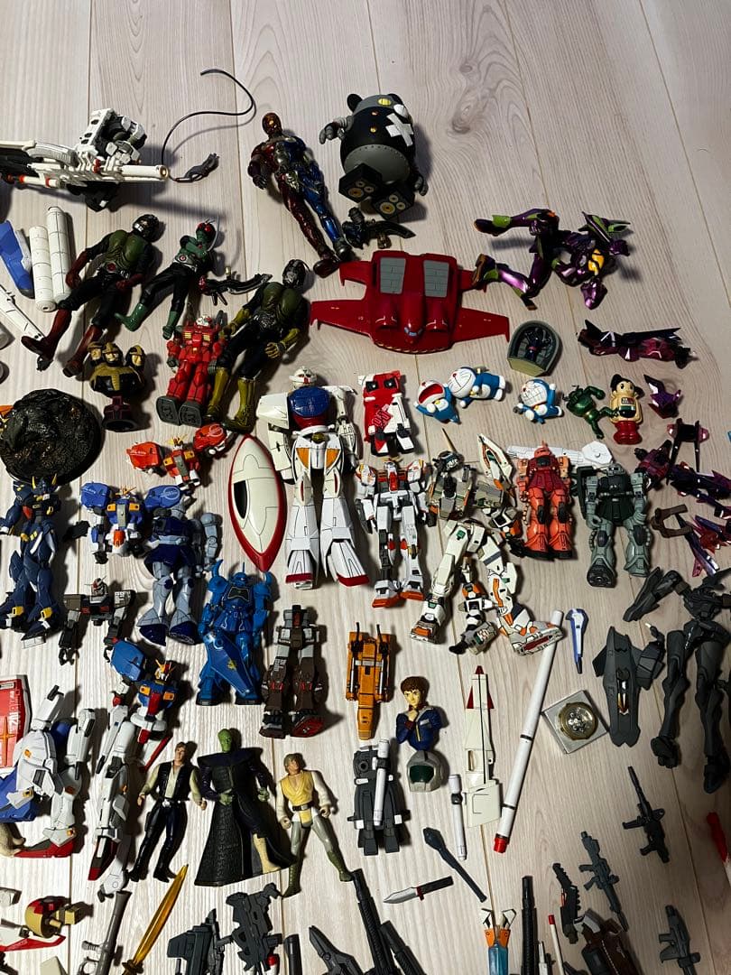 【ジャンク品】フィギュア、食玩等、約4〜5kg