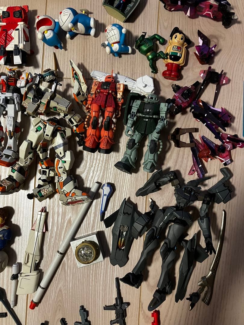 【ジャンク品】フィギュア、食玩等、約4〜5kg