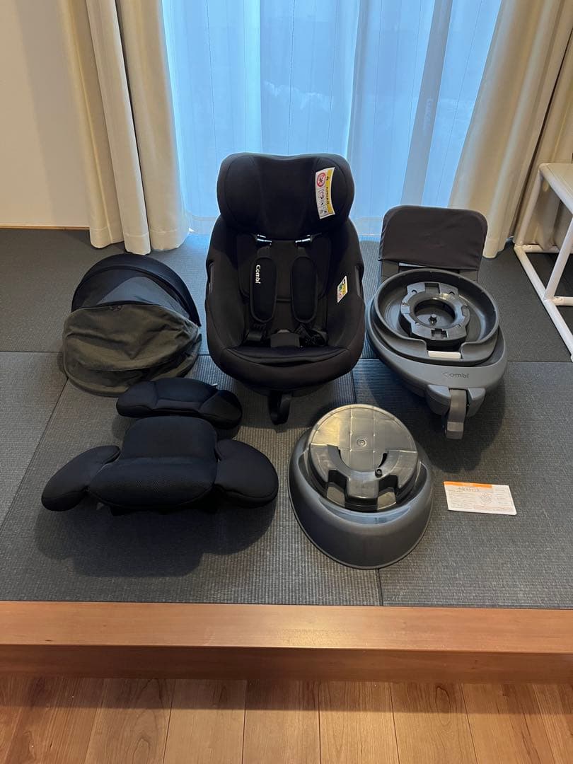 Combi チャイルドシート　エッグショックTHE S シリーズ 【おまけ付き