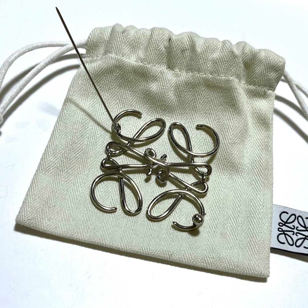 【美品】ロエベ LOEWE アナグラムブローチ シルバー