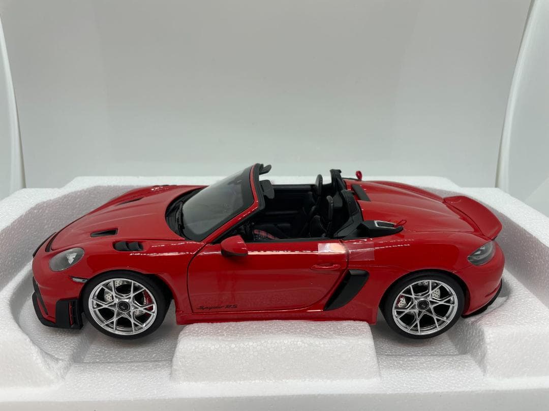 304-040 ノレブ 1/18 ポルシェ 718 スパイダー RS 2023