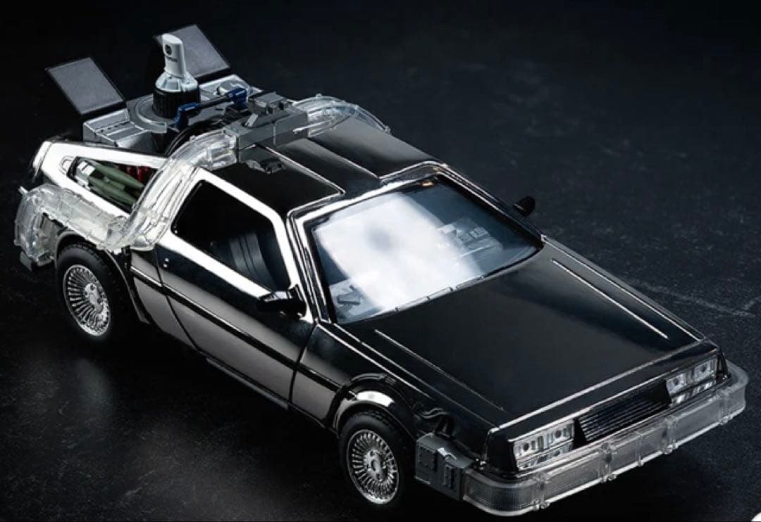 バック・トゥ・ザ・フューチャー40周年記念シルバーメッキ仕様　デロリアン