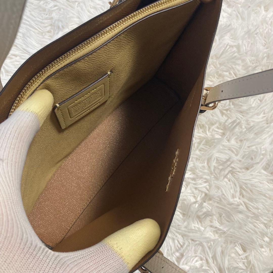 極美品　現行　コーチ　ショルダーバッグ　2way　モリー トート 25　レザー