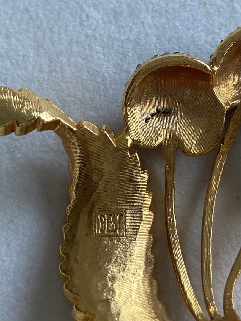 ☆BEST INTERNATIONAL☆ ベストチェリーブローチ　アンティーク