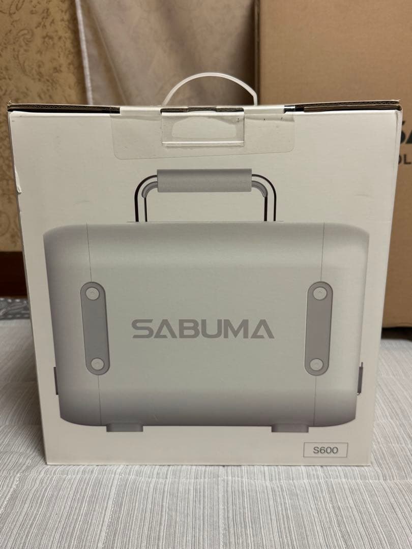 【未使用】同一メーカーSABUMA ポータブル電源・純正ソーラーパネル2点セット