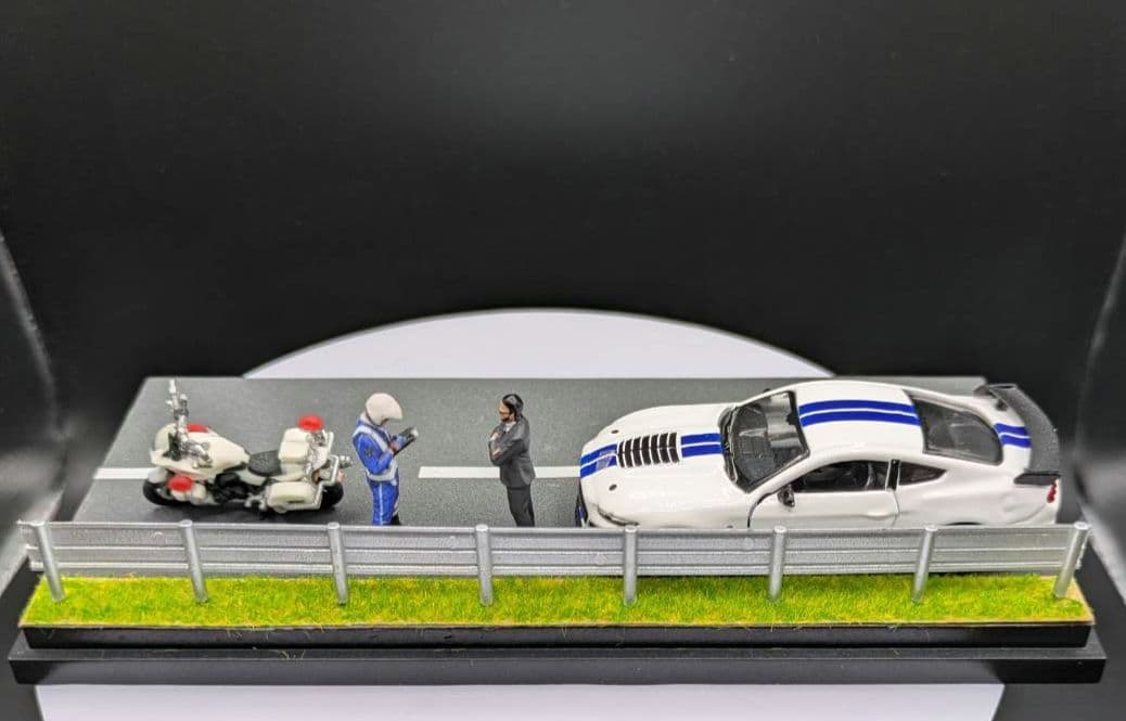 1/64交通取締り風のジオラマ