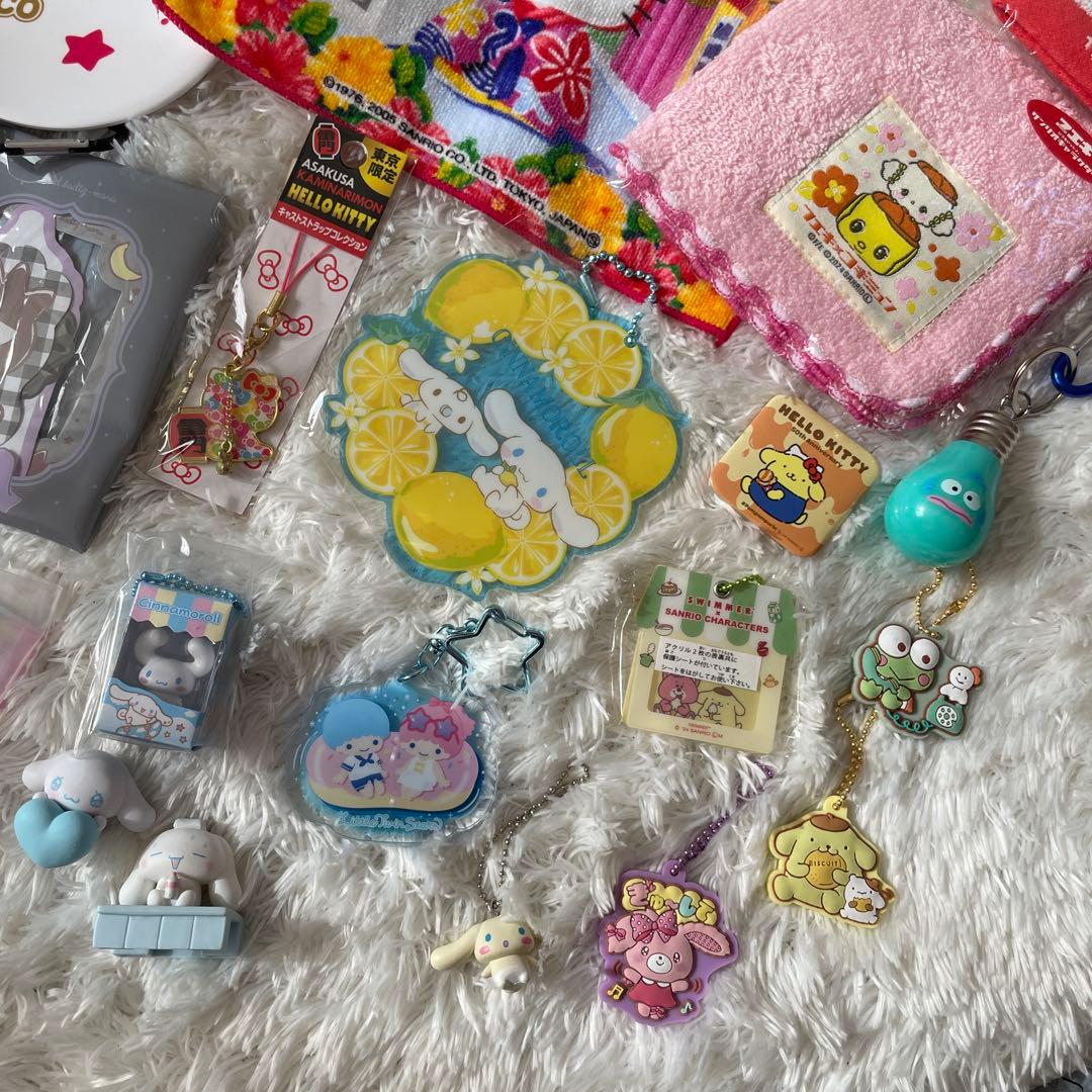☆☆サンリオまとめ売り☆ぬいぐるみ・置時計・ハンカチ・バッグ・キーホルダー等☆☆