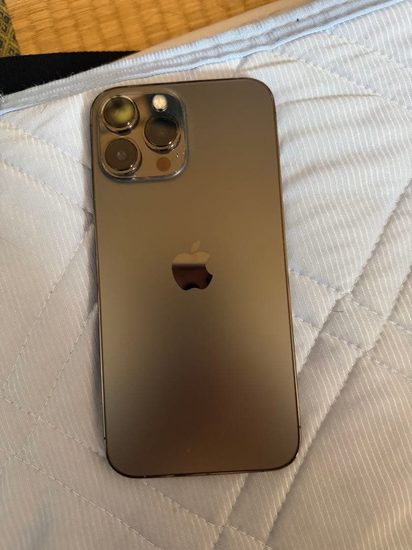 iPhone 13 Pro Max 256GB SIMフリーバッテリー100%