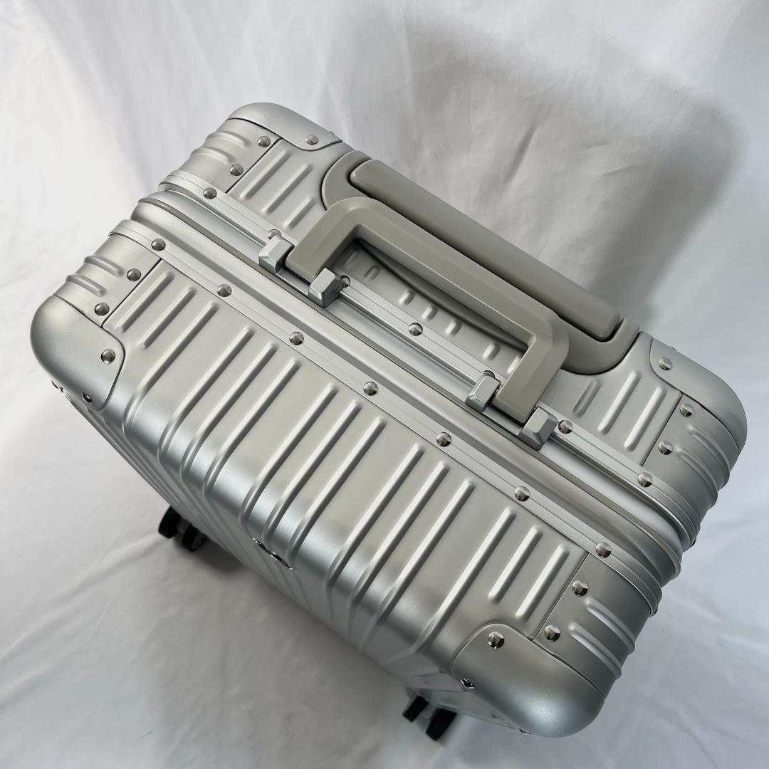 未使用 メルセデスベンツ キャリーケース スーツケース アルミ 機内持込 32L