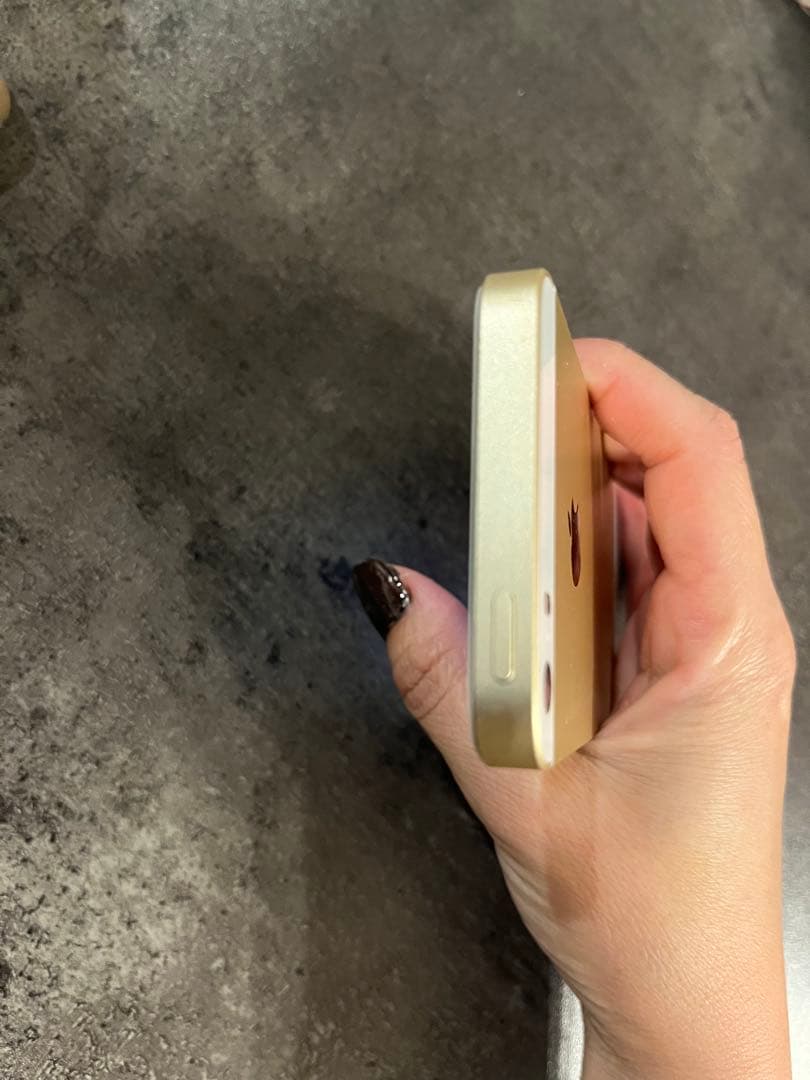 Apple iPhone SE ゴールド　128GB