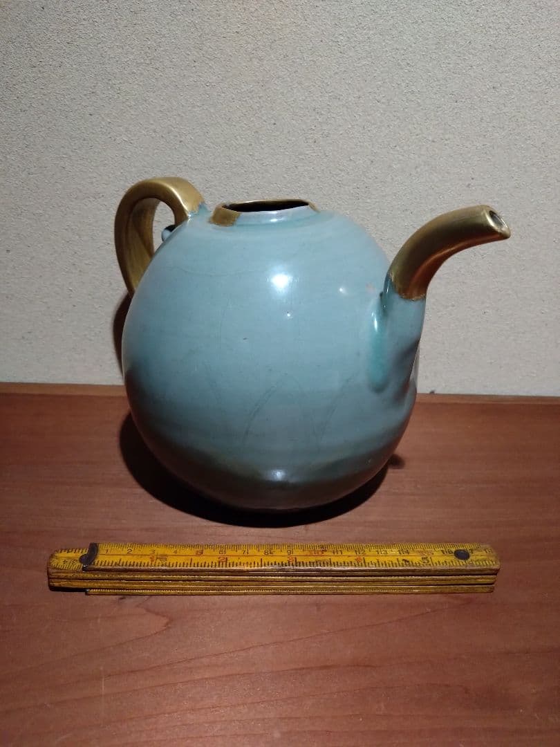 高麗青磁 線刻 水柱