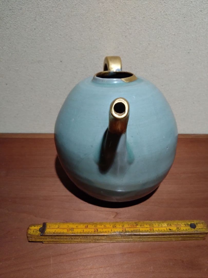 高麗青磁 線刻 水柱