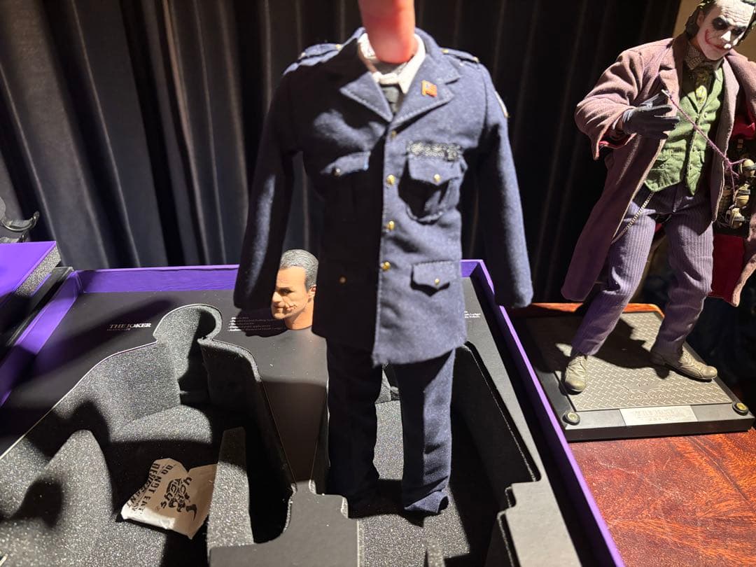 ヒース・レジャー版ジョーカー アクションフィギュア 2体分衣装付き／フルセット