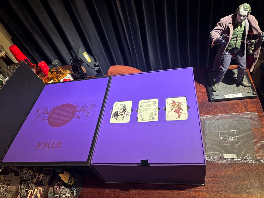 ヒース・レジャー版ジョーカー アクションフィギュア 2体分衣装付き／フルセット