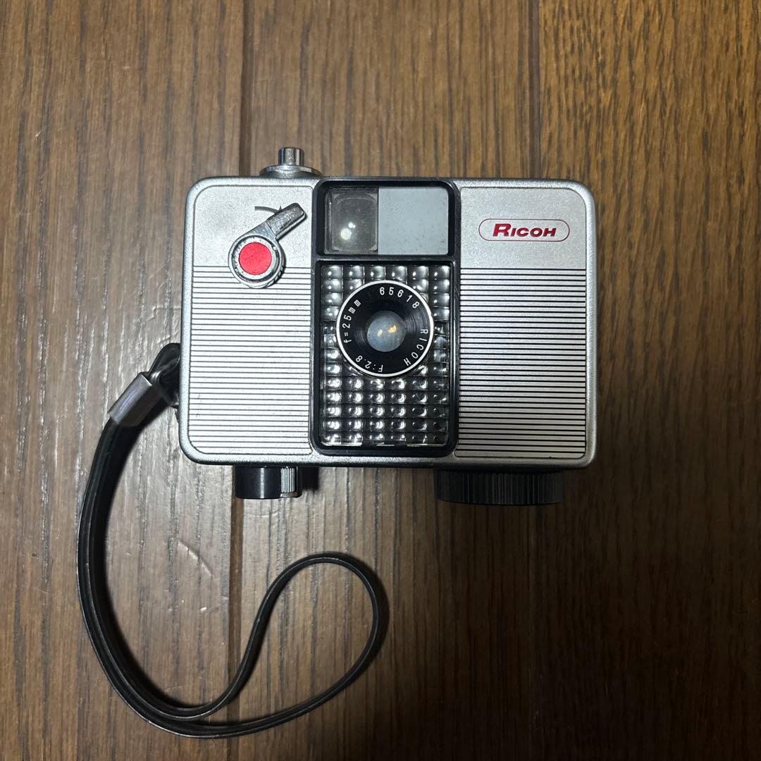 Ricoh コンパクトフィルムカメラ　ケース付き　 当時物‼️