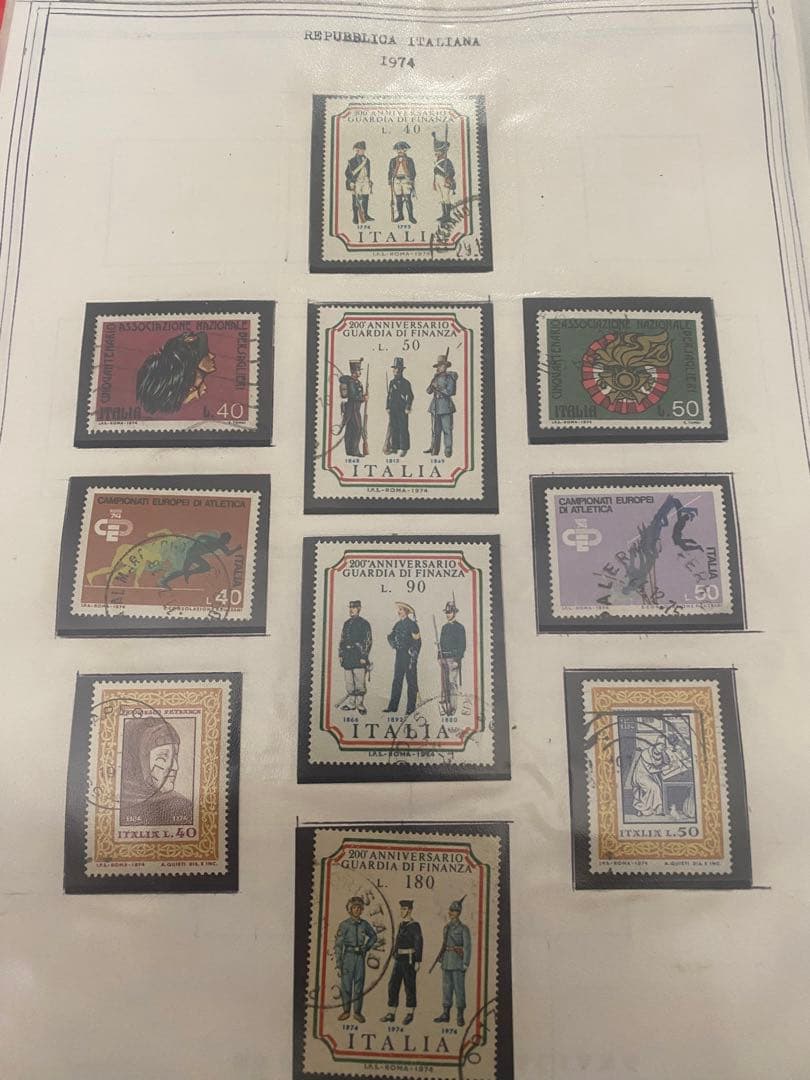 (N37) 切手コレクション イタリアの切手110枚