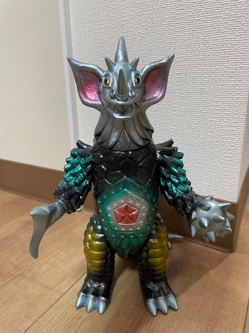 やまなや 怪獣郷 タイラント 黒成型