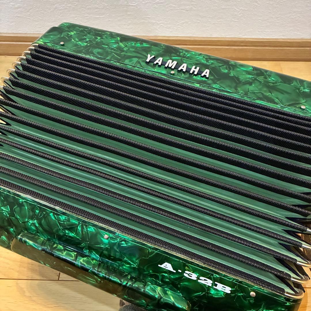 希少　YAMAHA ヤマハ アコーディオン A-32B ソフトケース付 レトロ
