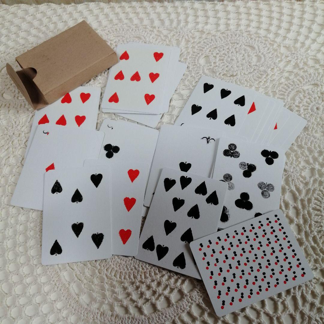 ドナルド・サルタン　トランプ　ミニマルアート　現代美術