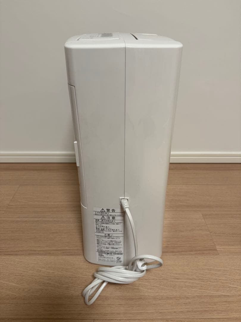 トヨトミ デシカント式除湿機　8.0L/日