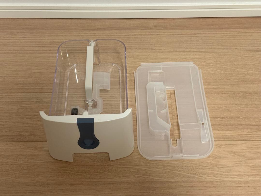 トヨトミ デシカント式除湿機　8.0L/日