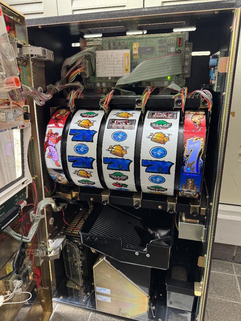 【ご自宅まで送料無料‼️】ストリートファイター2　アリストクラート　4号機