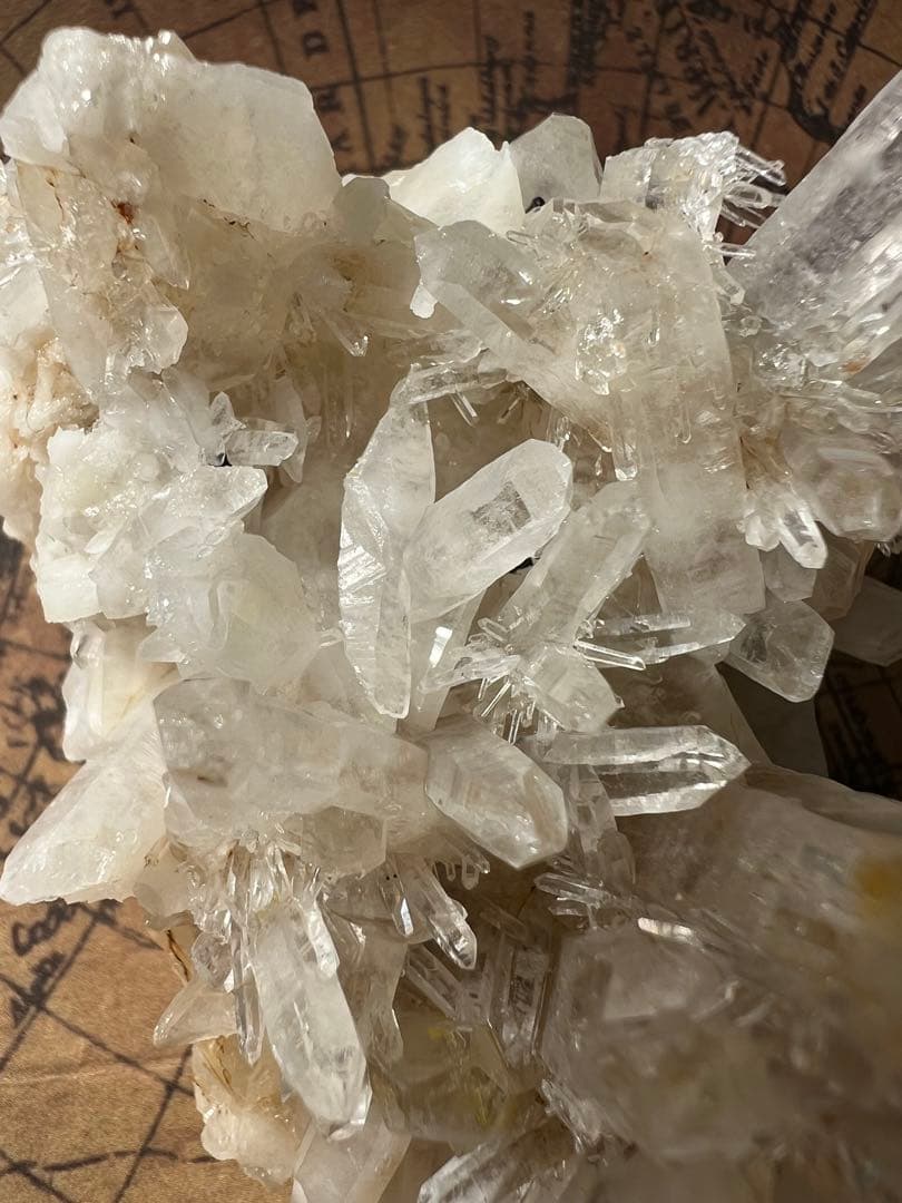 龍脈の精髄 ― 水晶「天を指す光の塔」※売上の一部を保護猫活動に使用