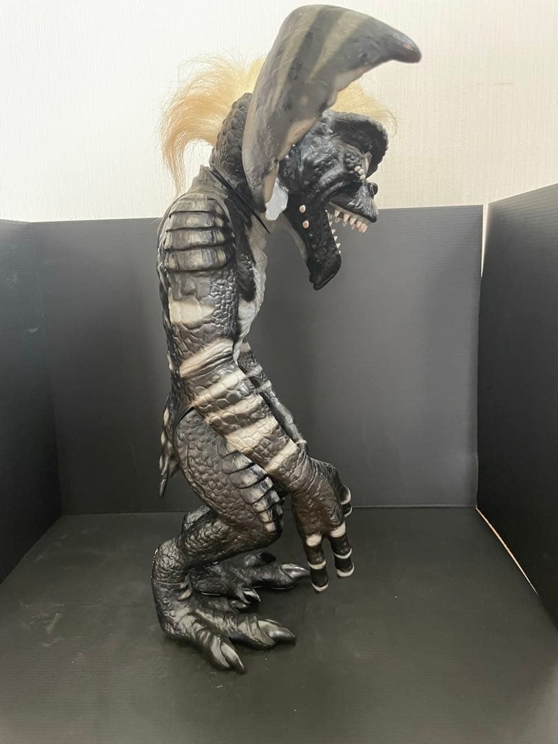 グレムリン　19インチ　ストライプ モノクロVer