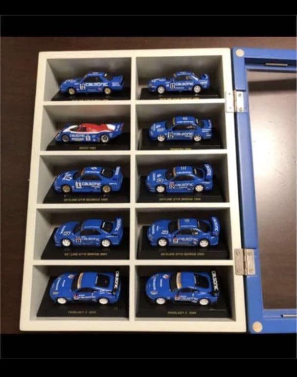 カルソニック ミニカーディスプレイケース付きセット