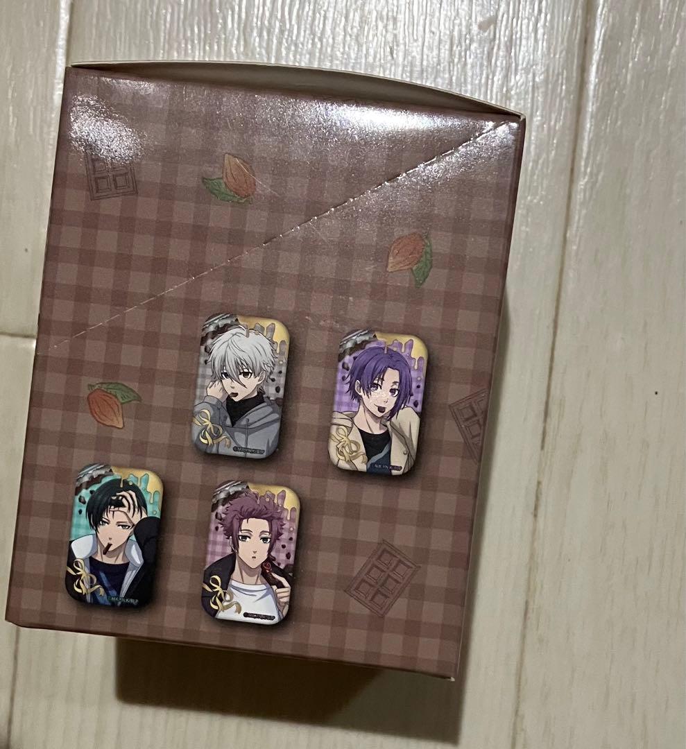 ブルーロック　スクエア缶バッジ　ホログラム　箔入り　バレンタイン　チョコ　6箱