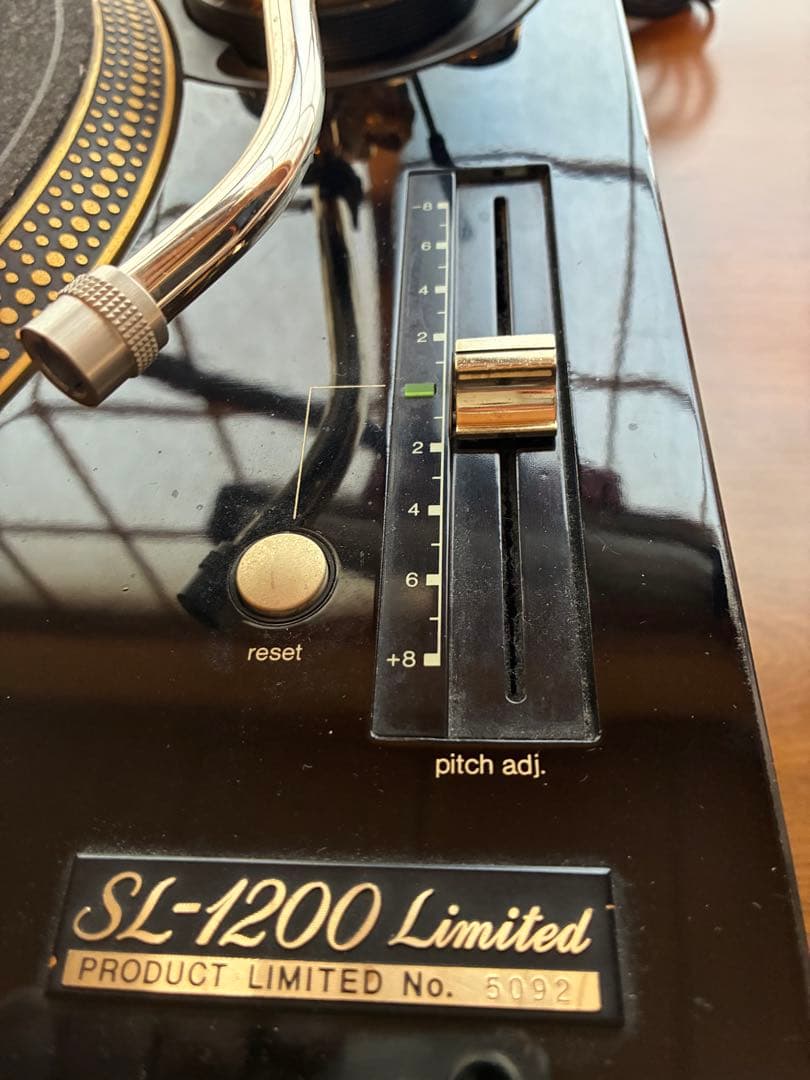 Technics SL-1200 Limited ターンテーブル