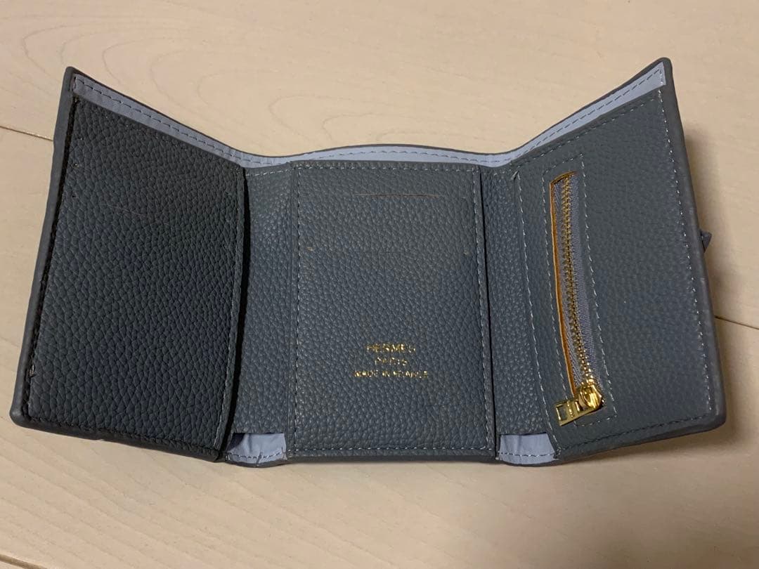 エルメス三つ折り財布ノベルティ牛革　ブルー
