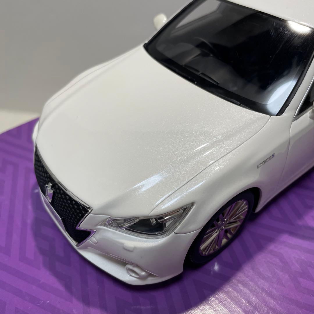 KYOSHO samurai クラウンアスリート G ハイブリッド 1/18