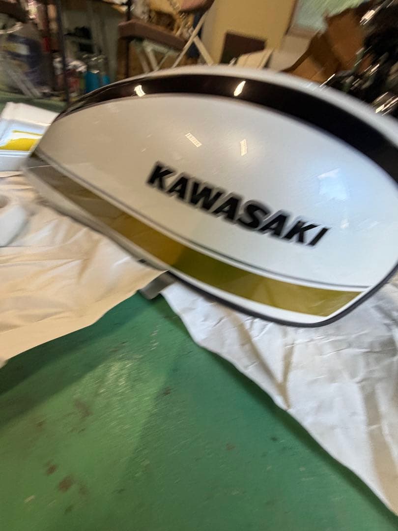 Kawasaki ゼファー750 外装一式　ホワイトタイガー