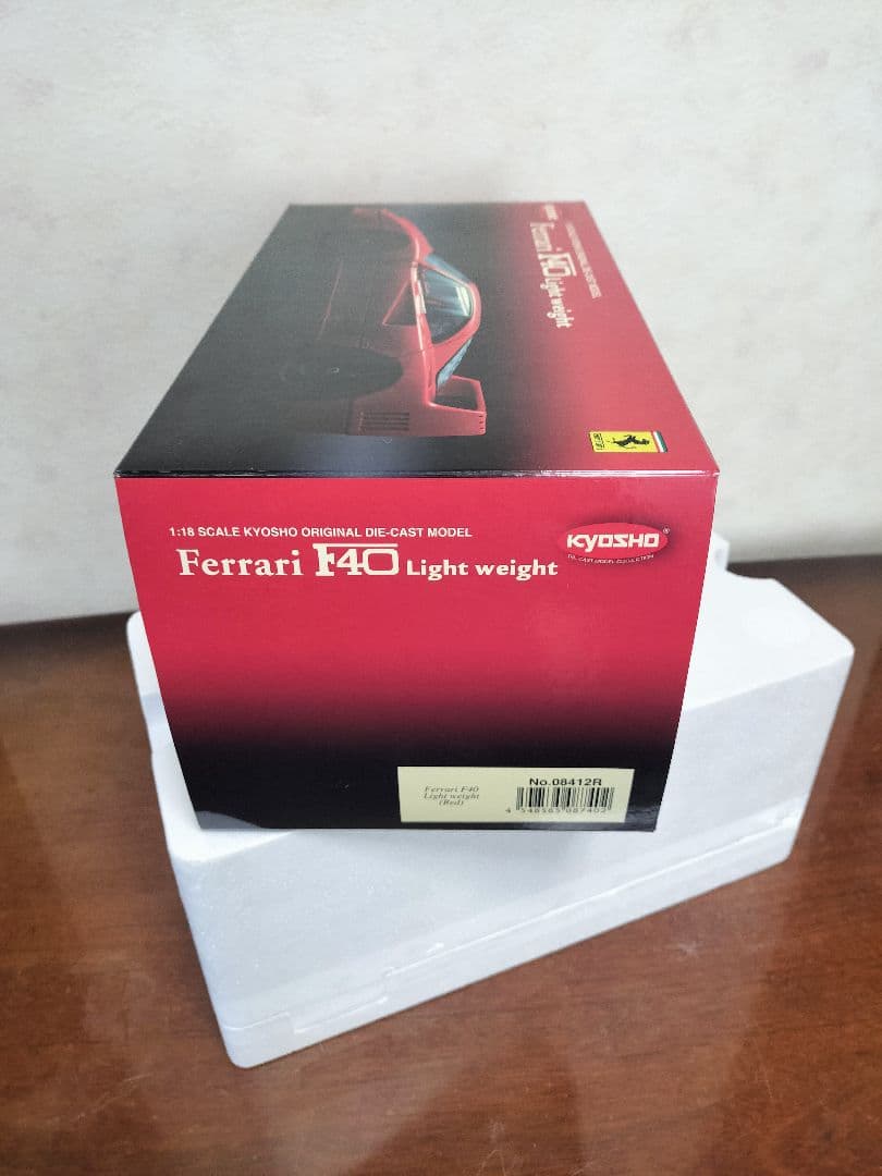 京商1/18フェラーリF40ライトウエイト（レッド）